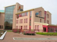 Het pand van het voormalig hoofdkantoor van de DSB Bank te Wognum (Friesland)