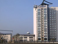 Het OHRA kantoor, ontworpen door ADP architecten, duidelijk te zien vanaf de wegen in en rondom Arnhem